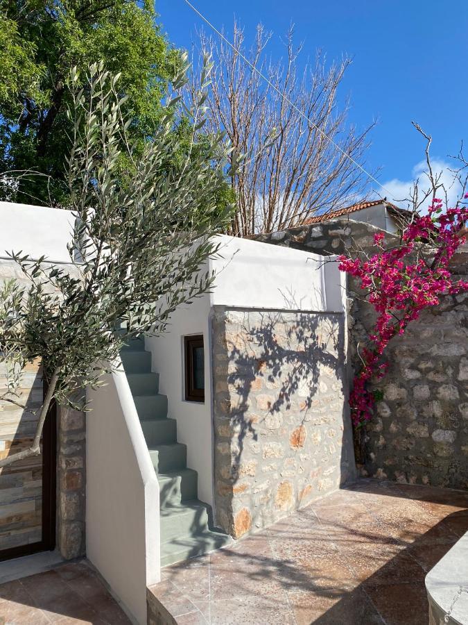 Elia Luxury Rooms Areopoli Exteriör bild