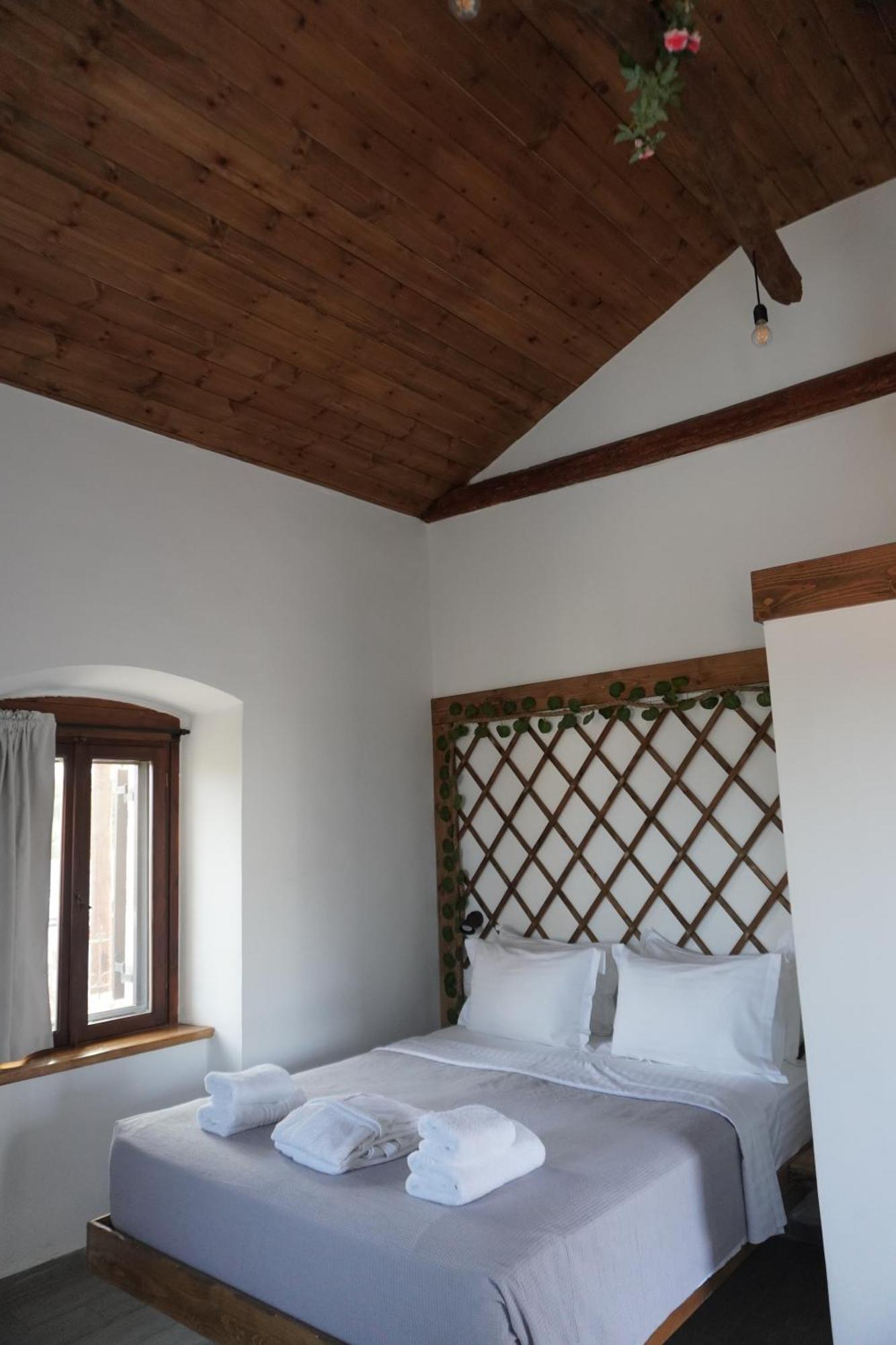 Elia Luxury Rooms Areopoli Exteriör bild